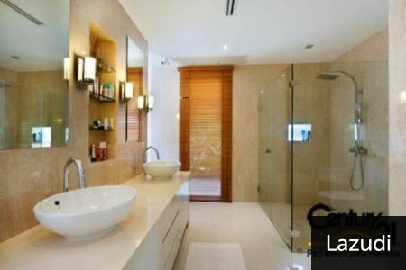 TOP QUALITY LUXURIOUS POOL VILLA : Amazing Price