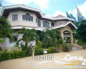 Grand Luxury Pool Villa in Hua Hin Town Centre