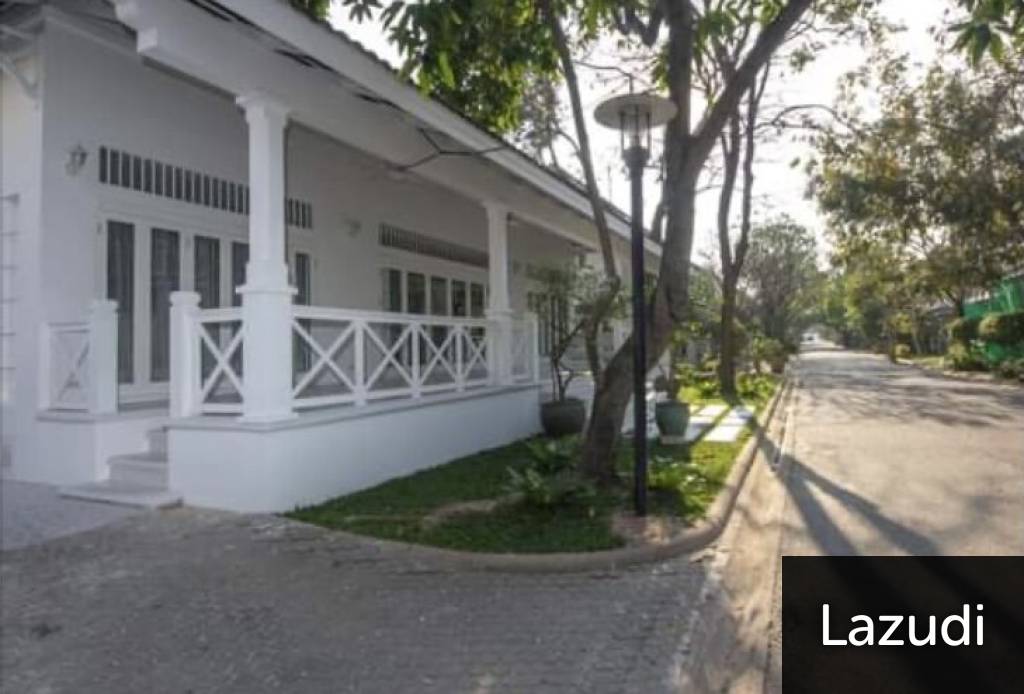 Luxury Designer 4 Bed Vila beside the Beach