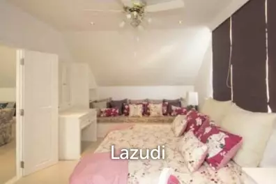 Luxury Designer 4 Bed Vila beside the Beach