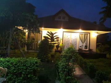 Land and house for sale in the suburb