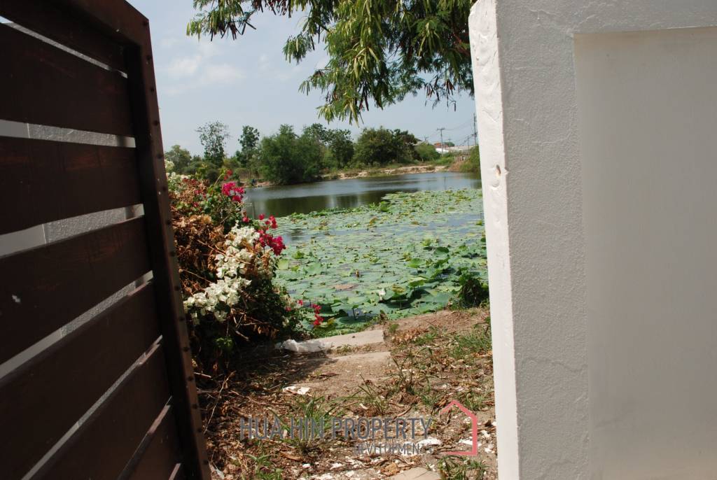3 Bedroom Pool Villa, overlooking a huge lake