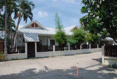 3 Bedroom Pool Villa, overlooking a huge lake