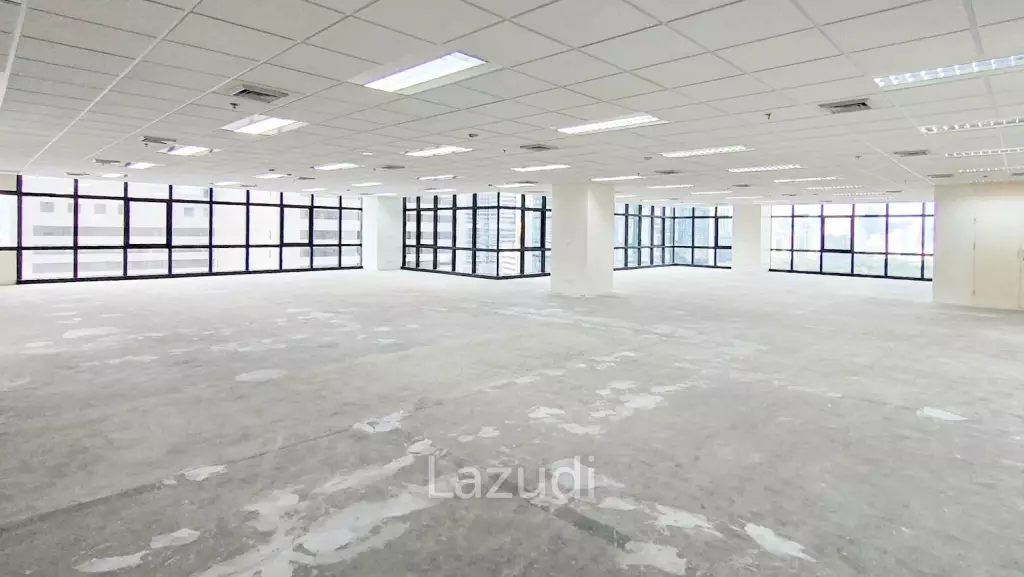 Office for rent at Silom Complex