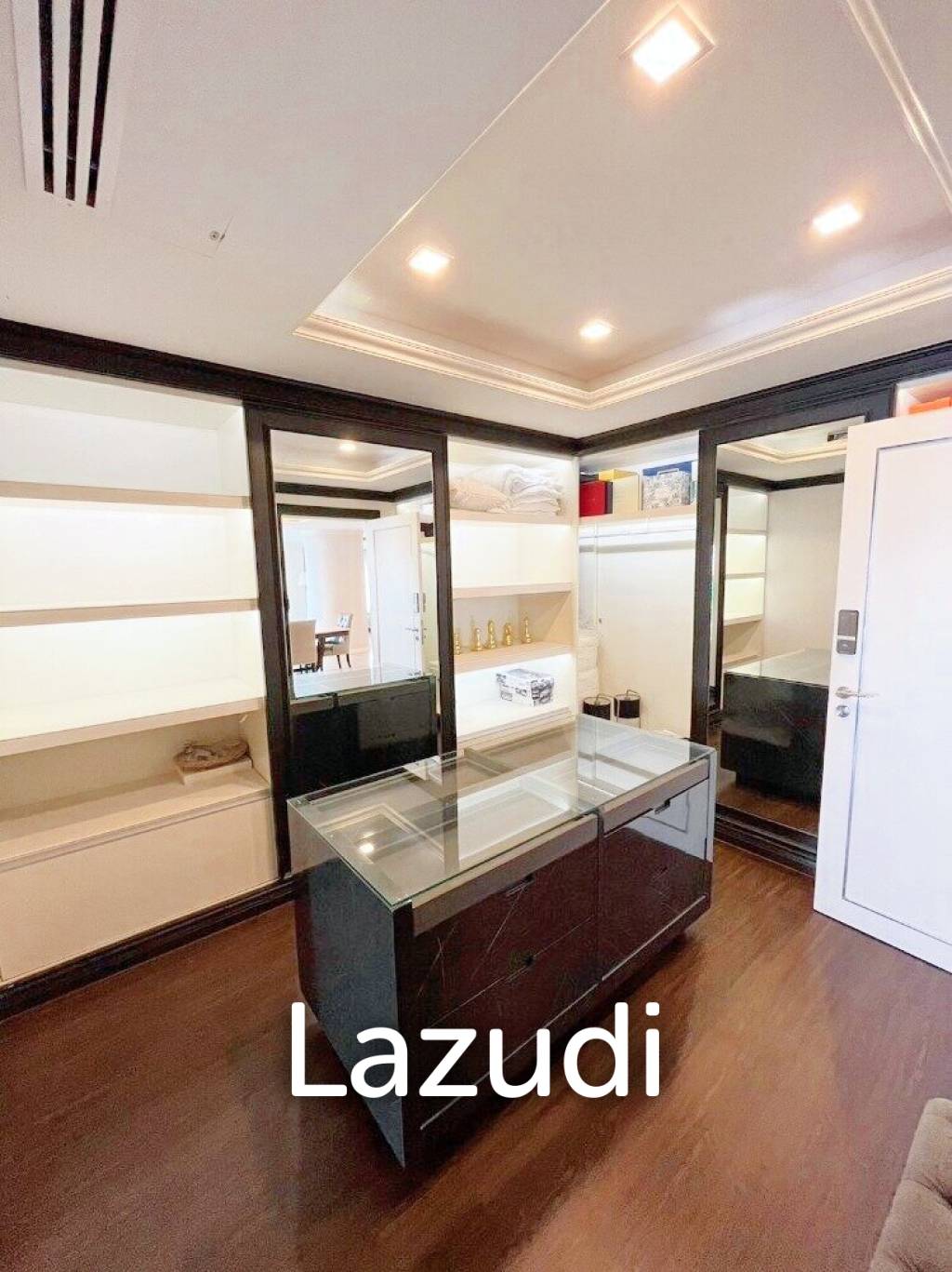 3 Bedroom 3 Bathroom 347 SQ.M State Tower