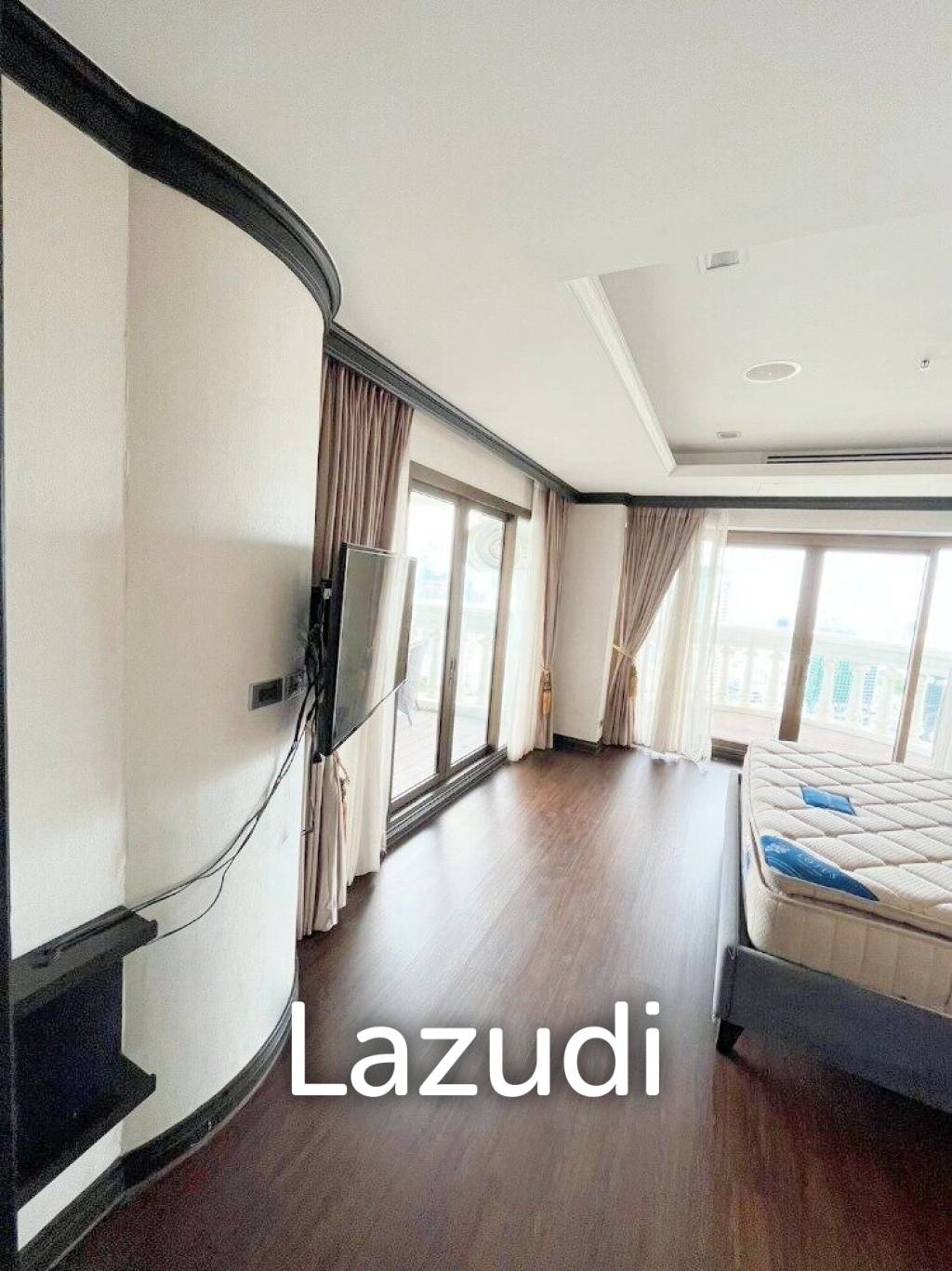 3 Bedroom 3 Bathroom 347 SQ.M State Tower