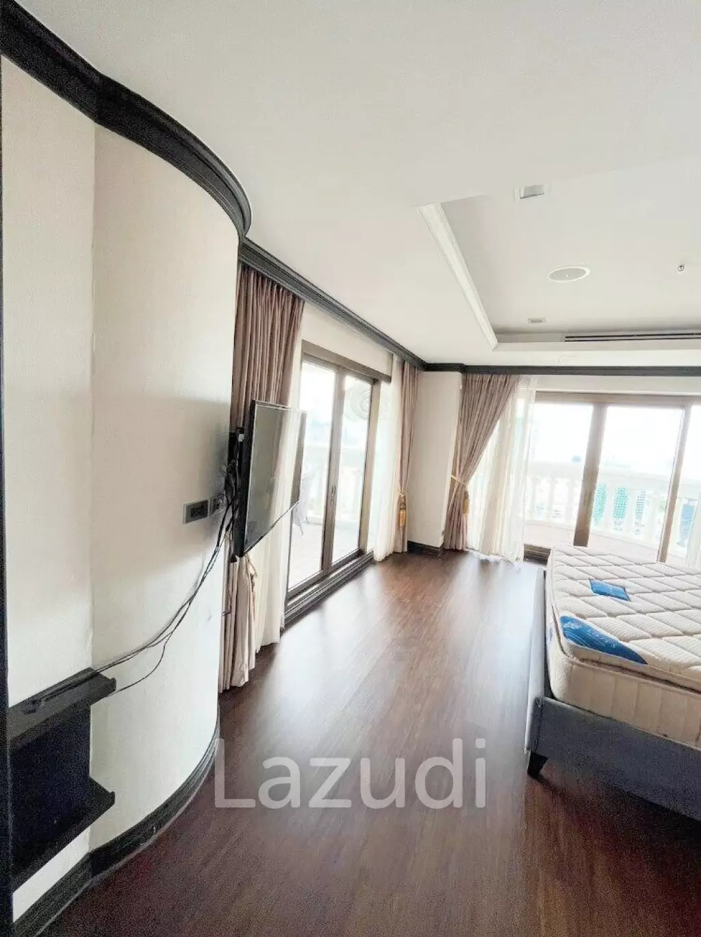 3 Bedroom 3 Bathroom 347 SQ.M State Tower