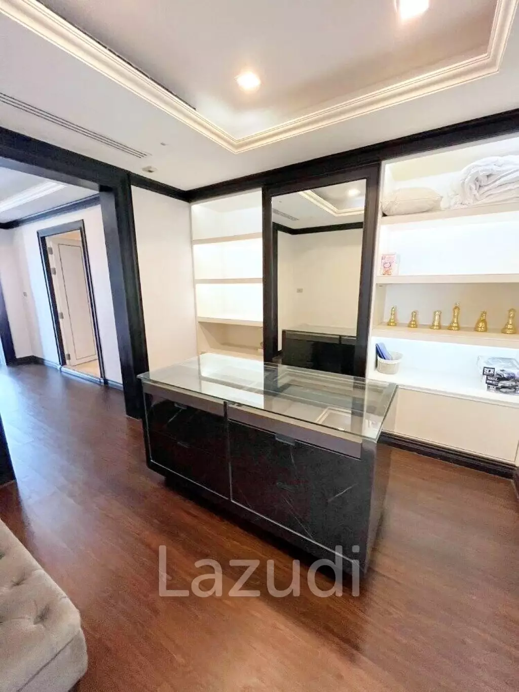 3 Bedroom 3 Bathroom 347 SQ.M State Tower
