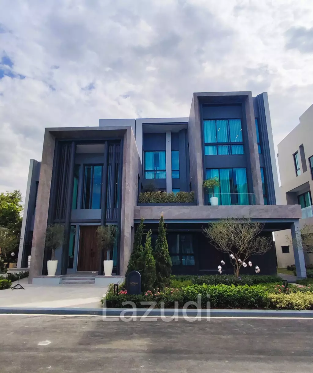 5 Bed 6 Bath 620 SQ.M Grand Bangkok Boulevard Rama 9 – Krungthep Kreetha