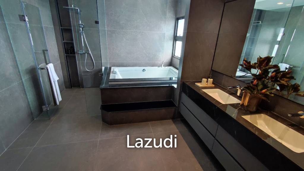 5 Bed 6 Bath 620 SQ.M Grand Bangkok Boulevard Rama 9 – Krungthep Kreetha