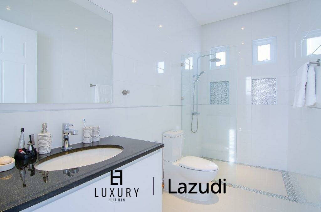 3 bed 208SQM Falcon Hill Luxury Pool Villas