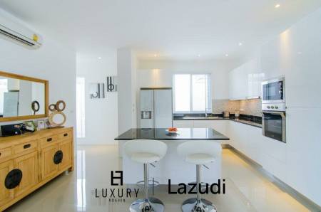 3 bed 208SQM Falcon Hill Luxury Pool Villas