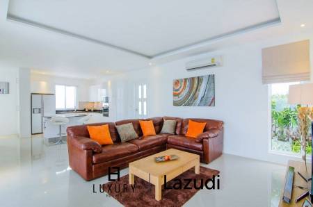 3 bed 208SQM Falcon Hill Luxury Pool Villas