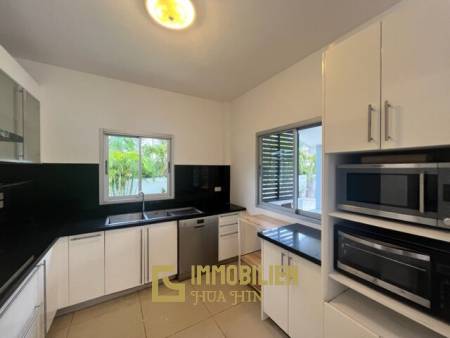 TROPICAL GARDEN VILLAGE : 4 Bed Near Golf Course