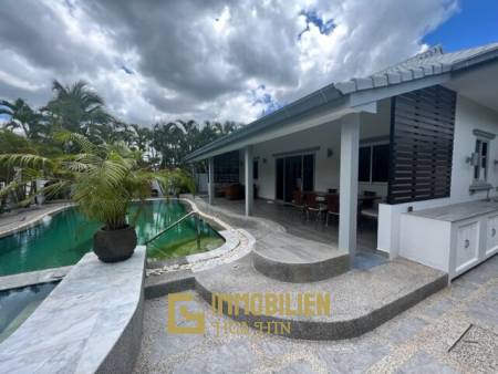 TROPICAL GARDEN VILLAGE : 4 Bed Near Golf Course