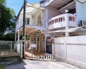 3 Beds 2 Baths 160 SQ.M The Village