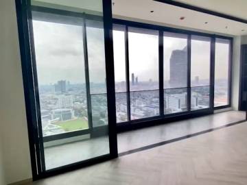 3 Bed 4 Bath 151.60 SQ.M. Chapter Charoennakorn-Riverside