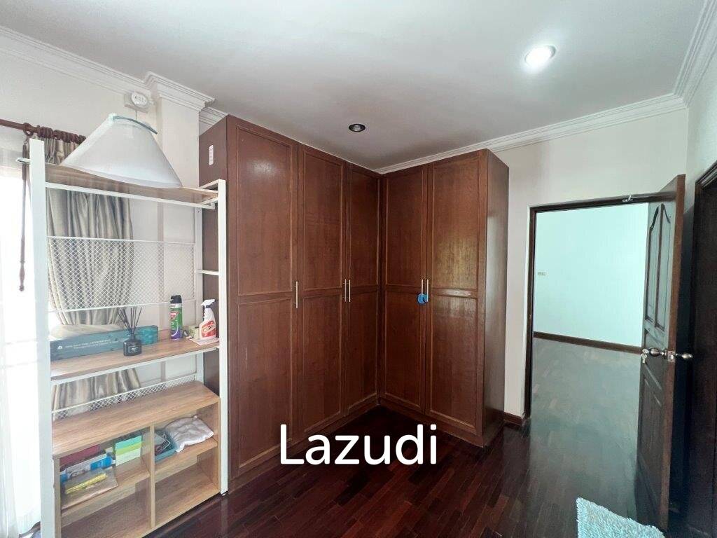 THE HEIGHT 2  :  3 bed 2 storey pool villa