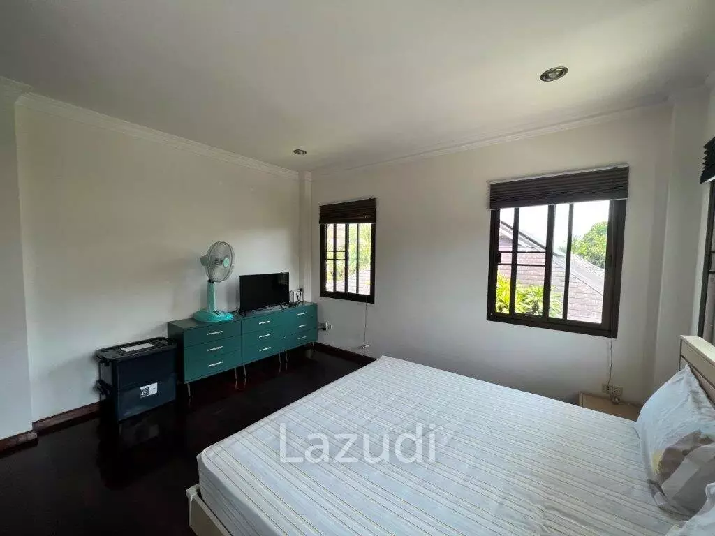 THE HEIGHT 2  :  3 bed 2 storey pool villa