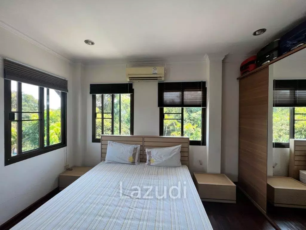 THE HEIGHT 2  :  3 bed 2 storey pool villa
