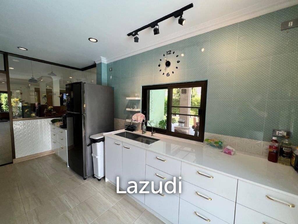 THE HEIGHT 2  :  3 bed 2 storey pool villa