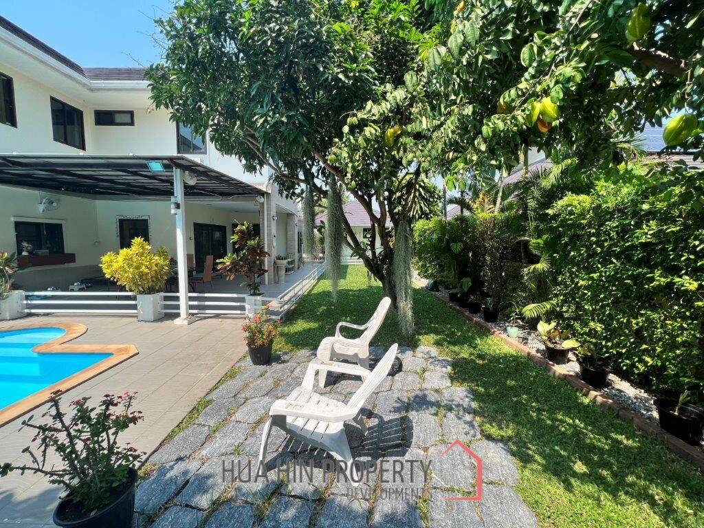 THE HEIGHT 2  :  3 bed 2 storey pool villa