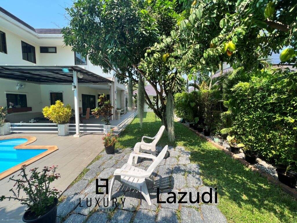 THE HEIGHT 2  :  3 bed 2 storey pool villa