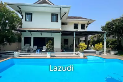 THE HEIGHT 2  :  3 bed 2 storey pool villa