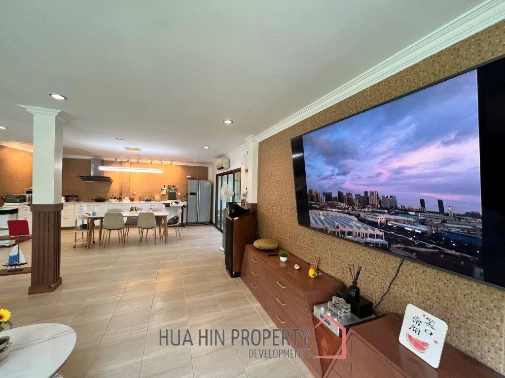 THE HEIGHT 2  :  3 bed 2 storey pool villa