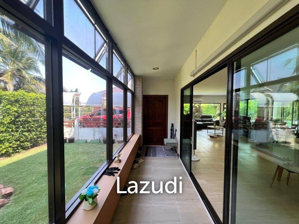 THE HEIGHT 2  :  3 bed 2 storey pool villa