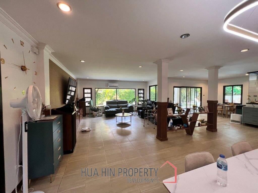 THE HEIGHT 2  :  3 bed 2 storey pool villa
