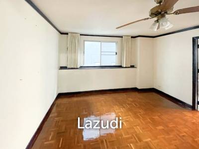 4 Bedrooms 3 Bathrooms 165 SQ.M 15 Suite