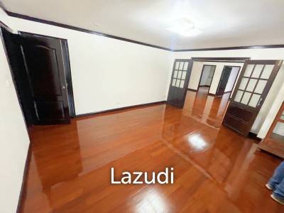 4 Bedrooms 3 Bathrooms 165 SQ.M 15 Suite