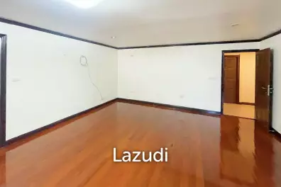 4 Bedrooms 3 Bathrooms 165 SQ.M 15 Suite