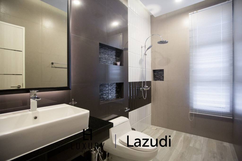 1,052 metro cuadrado 3 ` 4 Baño Villa de Venta