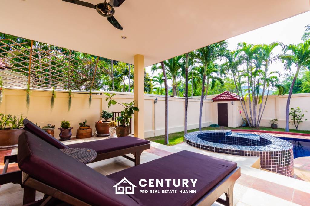 Large renovated 3 bed pool villa soi 114