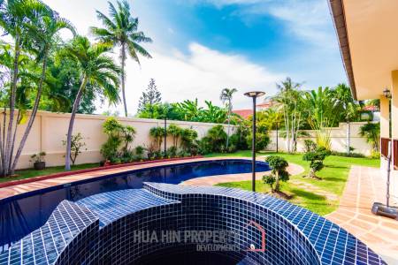 Large renovated 3 bed pool villa soi 114