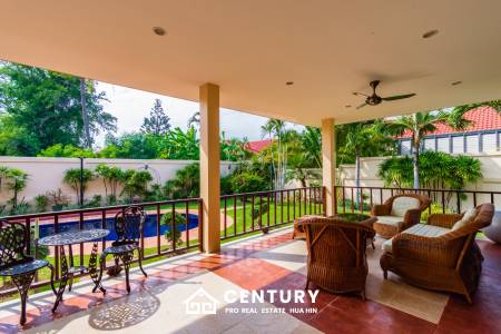 Large renovated 3 bed pool villa soi 114