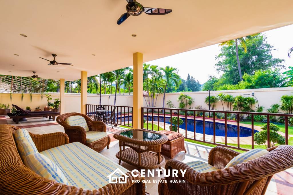 Large renovated 3 bed pool villa soi 114