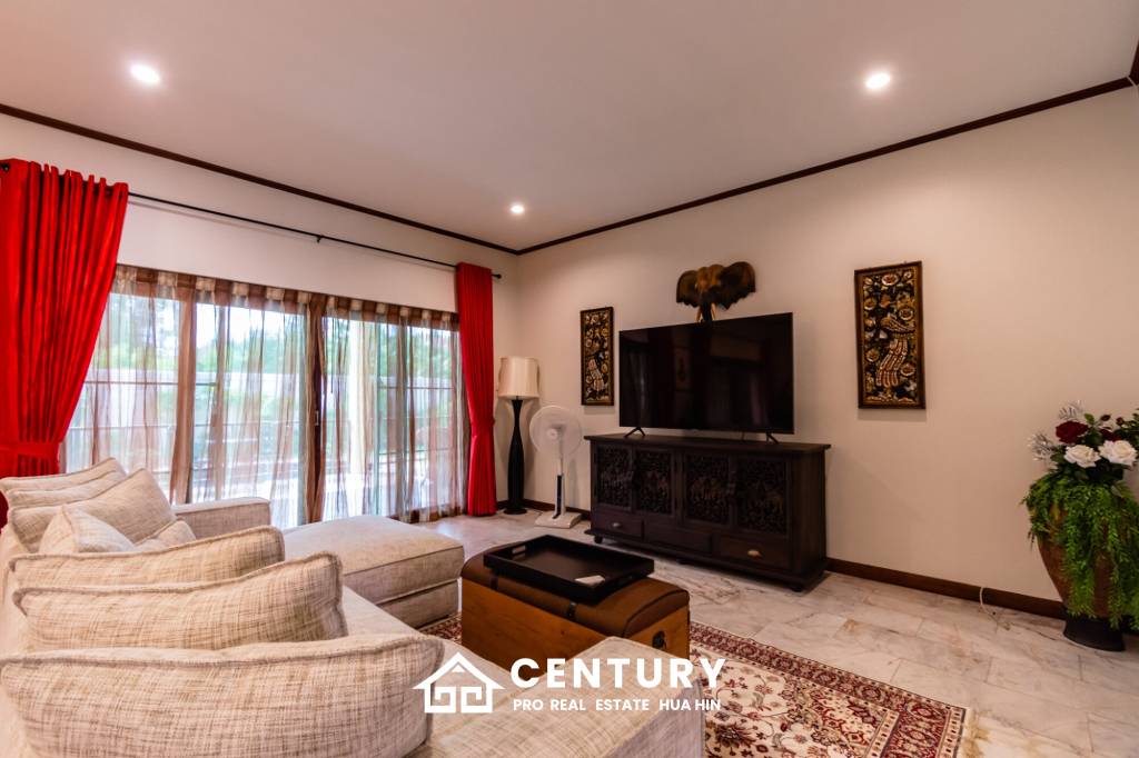 Large renovated 3 bed pool villa soi 114