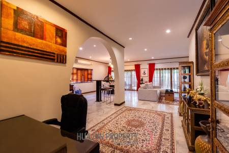 Large renovated 3 bed pool villa soi 114