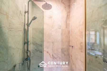 Large renovated 3 bed pool villa soi 114