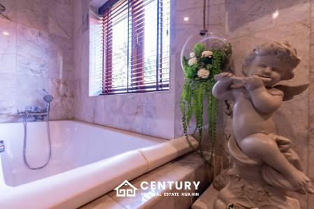 Large renovated 3 bed pool villa soi 114