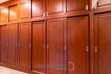 Large renovated 3 bed pool villa soi 114
