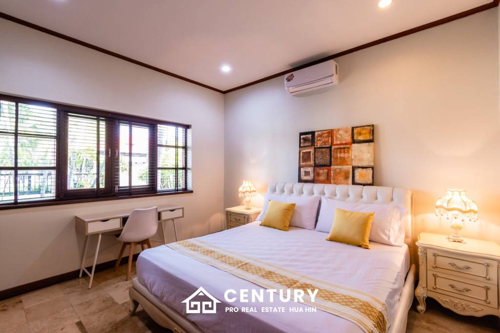 Large renovated 3 bed pool villa soi 114