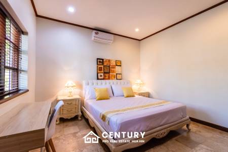 Large renovated 3 bed pool villa soi 114