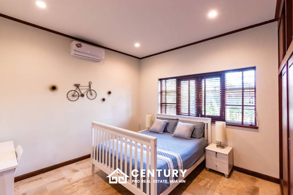 Large renovated 3 bed pool villa soi 114