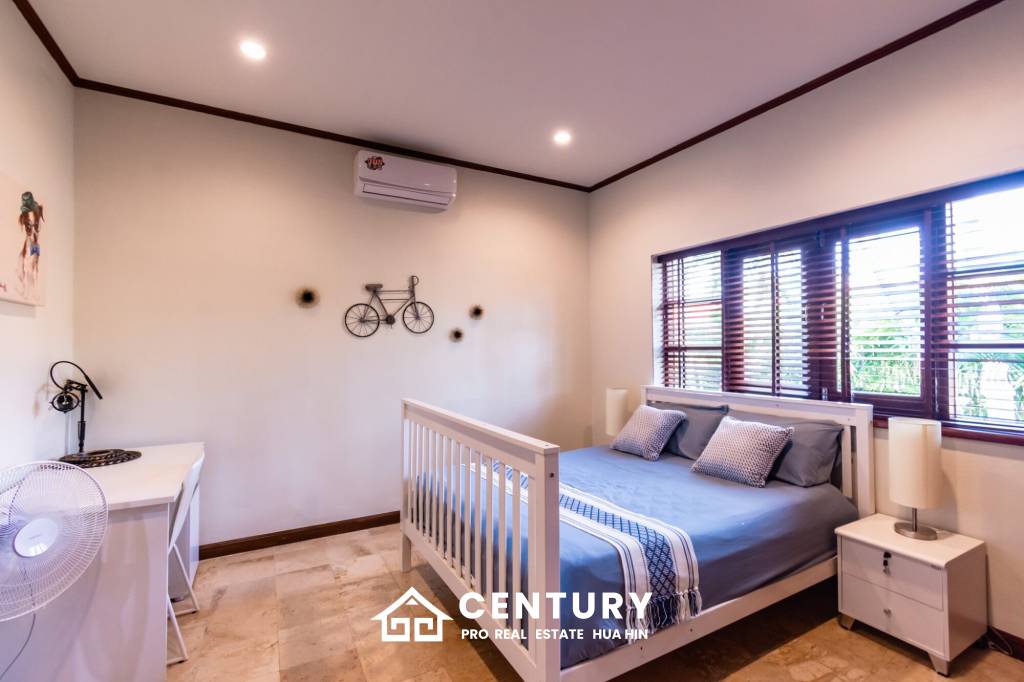 Large renovated 3 bed pool villa soi 114