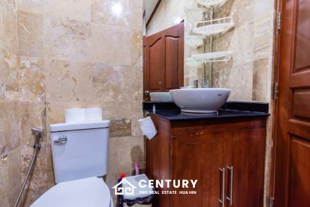 Large renovated 3 bed pool villa soi 114