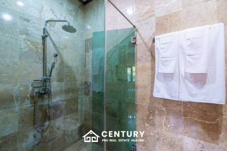 Large renovated 3 bed pool villa soi 114